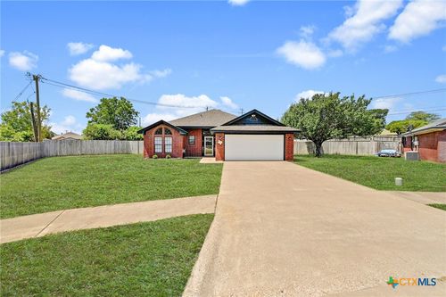 5107 Leaning Oak Cir, Killeen, TX, 76542-4562 | Card Image