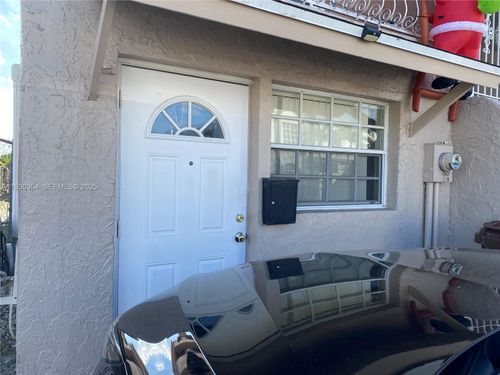 41-1062 W 42nd Pl, Hialeah, FL, 33012-7721 | Card Image