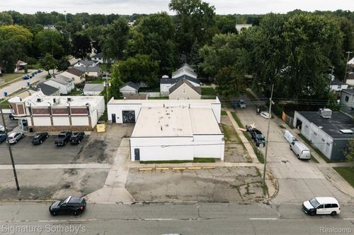 22804 Dequindre Road, Warren, MI, 48091 | Card Image