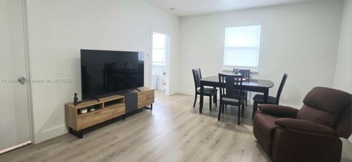 202-2542 Sw 8th St, Miami, FL, 33135-3006 | Card Image