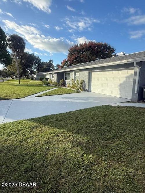 1412 Continental Dr, Daytona Beach, FL, 32117-2906 | Card Image