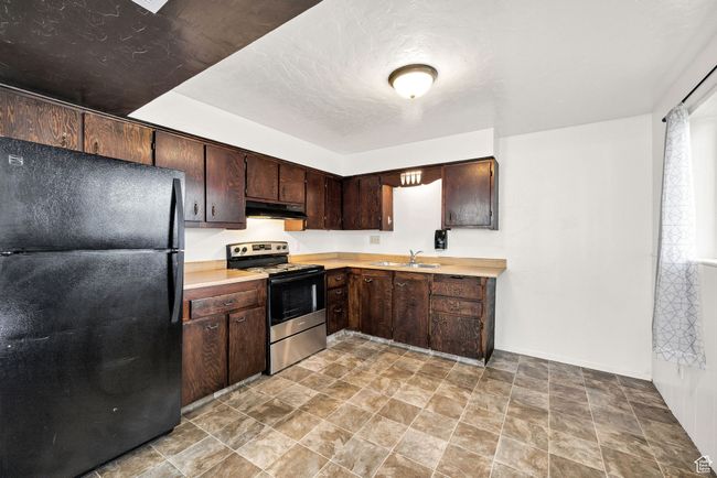 Basement Kitchen | Image 19