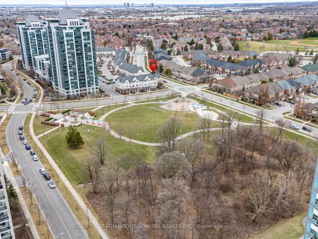 106 Disera Dr, Condo with 3 bedrooms, 3 bathrooms and 2 parking in Vaughan ON | Image 37