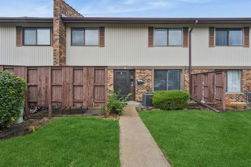 4 Tower Ct, Downers Grove, IL, 60516-4006 | Card Image