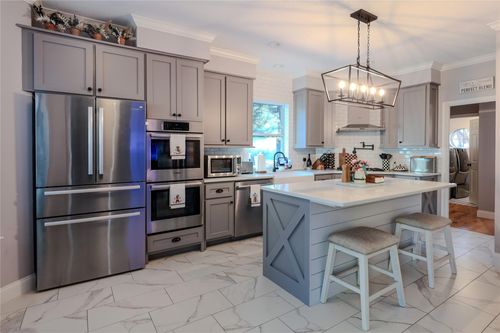 19 Featherfall Pl, The Woodlands, TX, 77381-3155 | Card Image