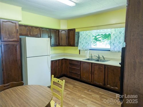 201 Cohen St, Morganton, NC, 28655-7256 | Card Image