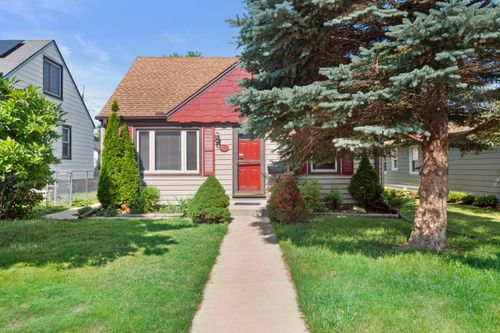 925 S 102nd St, WEST ALLIS, WI, 53214-2519 | Card Image