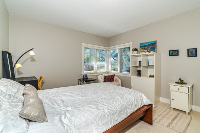 2115 Queens Avenue, House other with 5 bedrooms, 3 bathrooms and 4 parking in West Vancouver BC | Image 12