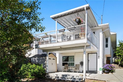 {{alt}} | Card Image