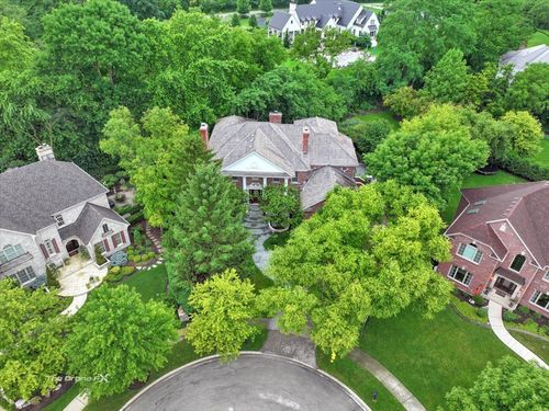 1602 Hunters Glen Ct, Wheaton, IL, 60189-7464 | Card Image