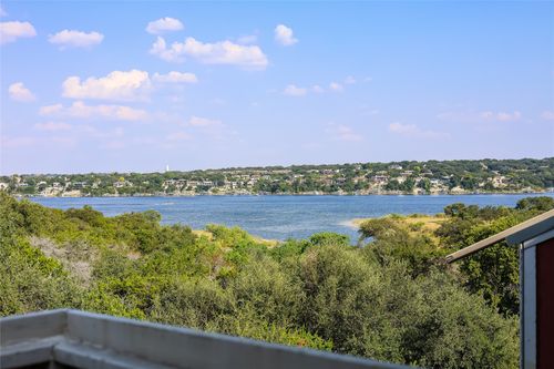 105 Comanche Pt, Point Venture, TX, 78645-8623 | Card Image