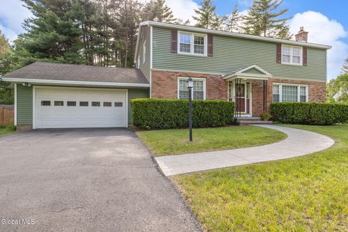 18 Sherwood Dr, Queensbury, NY, 12804-1015 | Card Image
