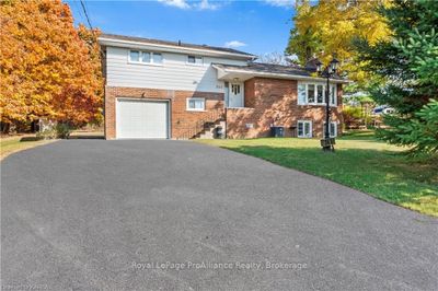 240 Somerset Dr, House other with 3 bedrooms, 2 bathrooms and 7 parking in Loyalist ON | Image 2