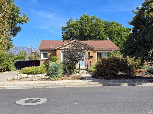 7427 S Elm St, Midvale, UT, 84047-7331 | Card Image