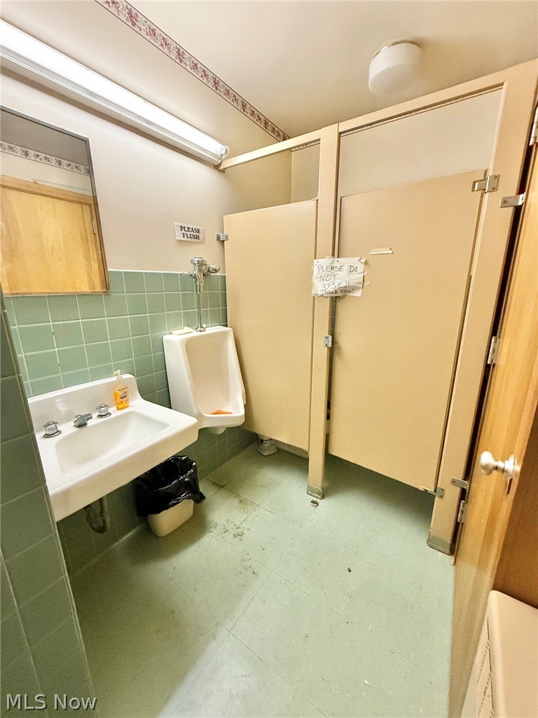 Commercial Sale in Shadyside 5