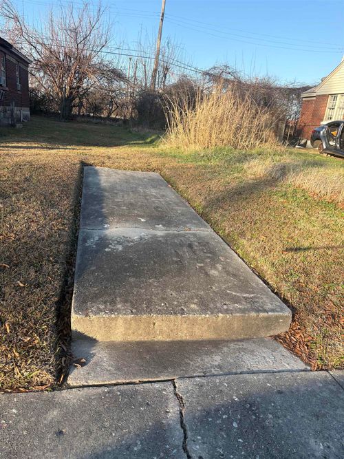 996 Marble Ave, Memphis, TN, 38107-2050 | Card Image