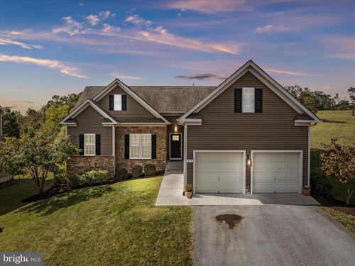 711 Masters Dr, CROSS JUNCTION, VA, 22625-2444 | Card Image