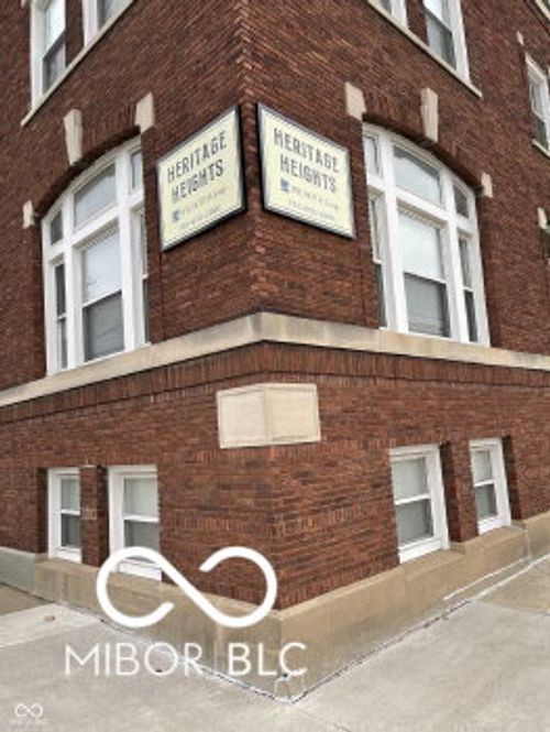 apt-110-201 E Pike St, Crawfordsville, IN, 47933-2501 | Card Image