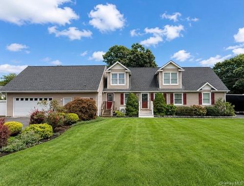 283 William Floyd Pkwy, Shirley, NY, 11967-3467 | Card Image