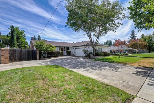 10039 Elk Grove Florin Rd, Elk Grove, CA, 95624-2559 | Card Image
