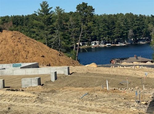 81 Sunset Lake Cir, Coventry, RI, 02816-6555 | Card Image