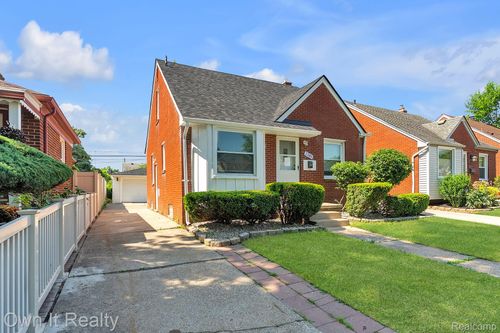 1389 Cleveland Ave, Lincoln Park, MI, 48146-2334 | Card Image