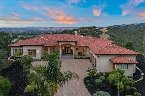 5 Winding Oaks Dr, Pleasanton, CA, 94566-2280 | Card Image