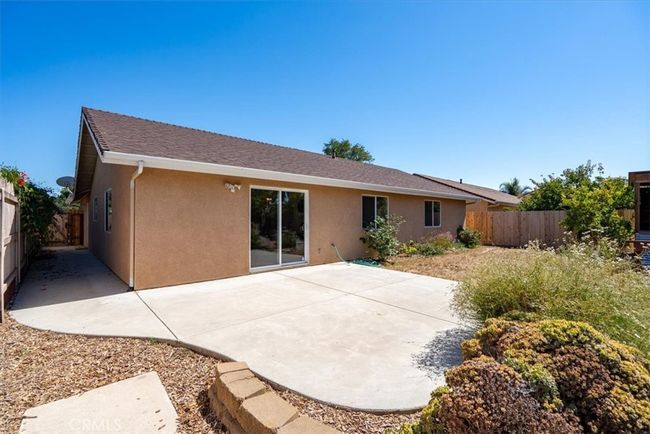 Large patio off livingroom | Image 26