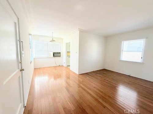 apt-b-141 N Kenwood St, Burbank, CA, 91505-4252 | Card Image