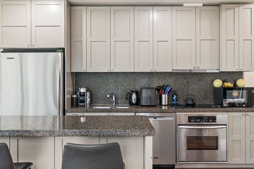 609-1333 W Georgia St, Vancouver, BC, V6E4V3 | Card Image