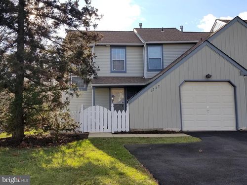 1722 Mcnelis Dr, SOUTHAMPTON, PA, 18966-4051 | Card Image