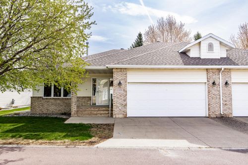 2451 Madison Square Dr S, Fargo, ND, 58104-6387 | Card Image