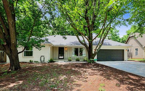 943 N Briarwood Rd, Derby, KS, 67037-2162 | Card Image