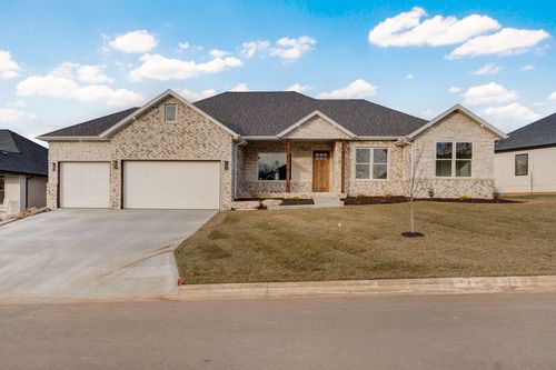 4911 S Sycamore Ave, Springfield, MO, 65810-1339 | Card Image