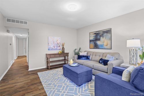 11724 Syracuse St, Taylor, MI, 48180-6806 | Card Image