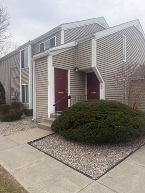 25-25 Nassau Dr, Springfield, MA, 01129-1405 | Card Image