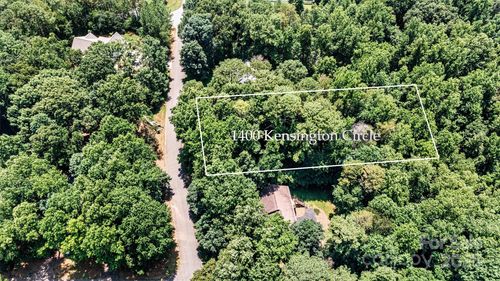 1400 Kensington Cir, Newton, NC, 28658-9439 | Card Image