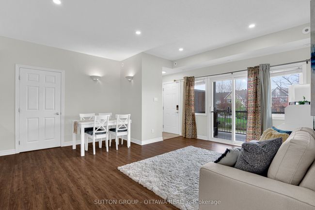 F - 241 Crestway Dr, Condo with 2 bedrooms, 2 bathrooms and null parking in Ottawa ON | Image 8