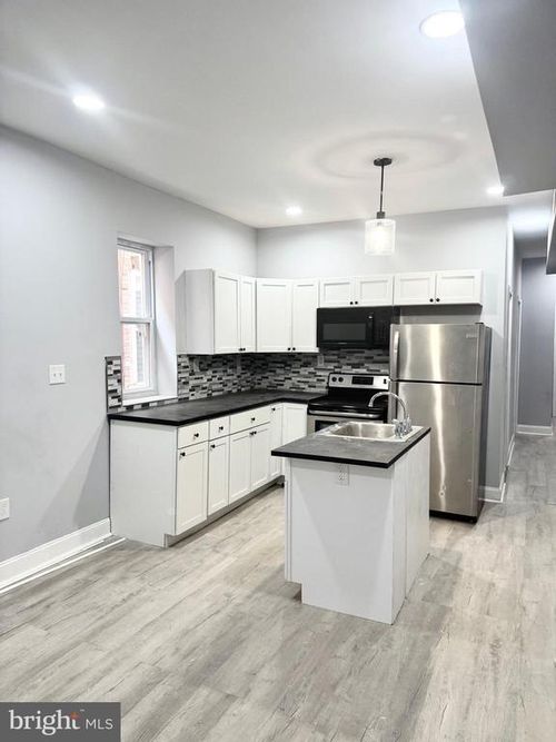 1-5323 Walnut St, PHILADELPHIA, PA, 19139-4001 | Card Image