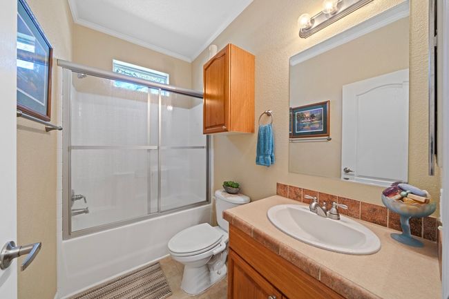Secondary full bath | Image 20