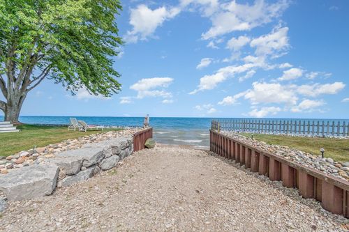 1016 5th St, Alabaster, MI, 48763-9550 | Card Image