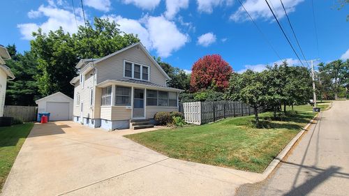 619 Squires Ave, Dixon, IL, 61021-2051 | Card Image