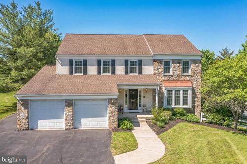 2707 E Crossing Cir, Norristown, PA, 19403-3970 | Card Image