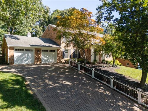 6235 Hidden Valley Dr, Roanoke, VA, 24018-7451 | Card Image