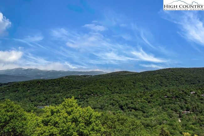 103 Mockingbird Ln, House other with 4 bedrooms, 3 bathrooms and null parking in Beech Mountain NC | Image 26