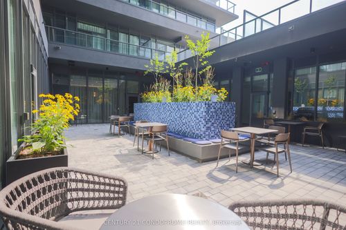 308-500 Dupont St, Toronto, ON, M6G0B8 | Card Image