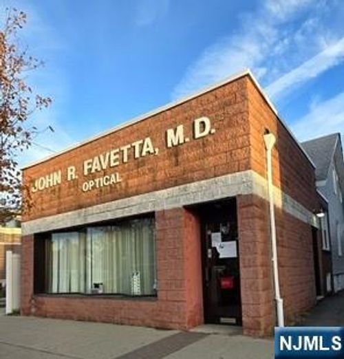 70 Ridge Rd, North Arlington, NJ, 07031-6318 | Card Image