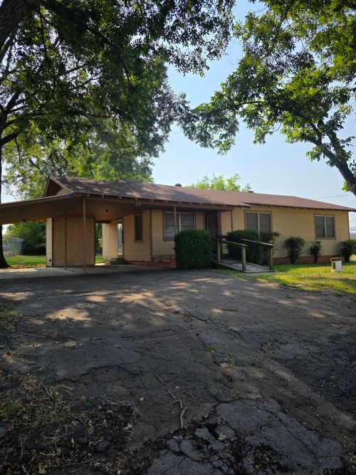 210 Mill St, Pittsburg, TX, 75686-1316 | Card Image