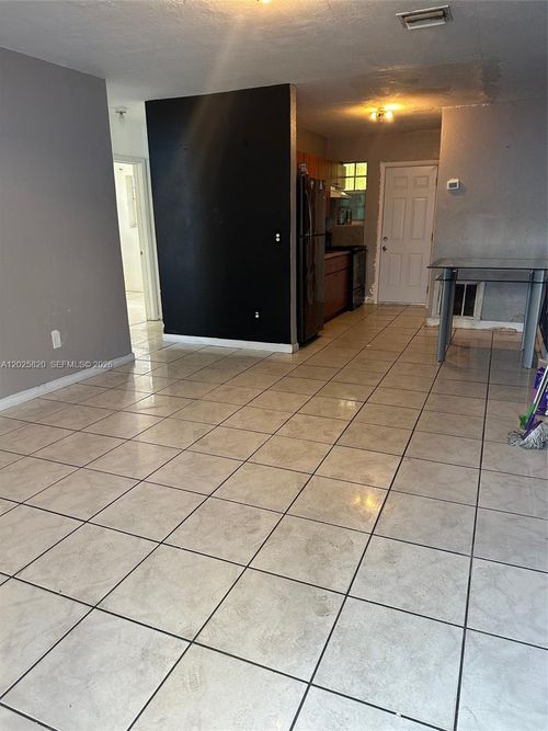 1-7024 Nw 6th Ave, Miami, FL, 33150 | Card Image