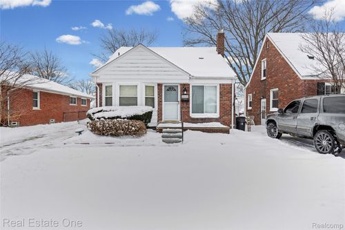 20688 Fleetwood Dr, Harper Woods, MI, 48225-1626 | Card Image